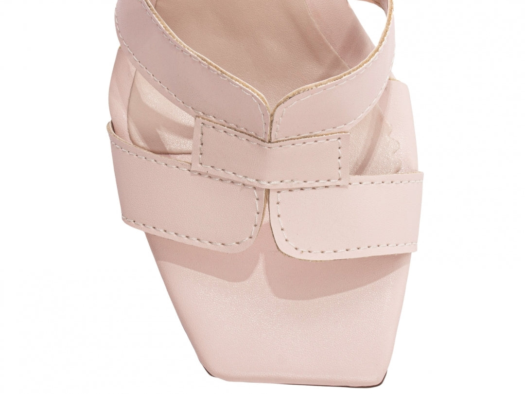 Sandália Feminina Salto Grosso com Fivela Dourada