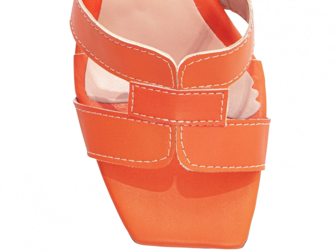 Sandália Feminina Salto Grosso com Fivela Dourada